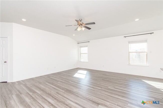 303 Saddleback Trl in Killeen, TX - Building Photo - Building Photo