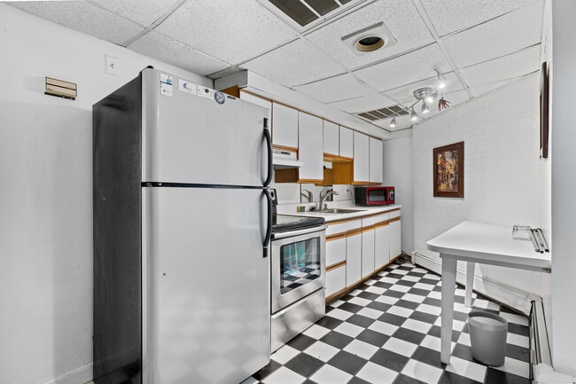 306 Commonwealth Ave, Unit 1 in Boston, MA - Building Photo - Building Photo