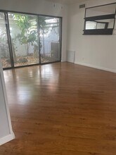 6104 White Oak Ln in Tamarac, FL - Building Photo - Building Photo