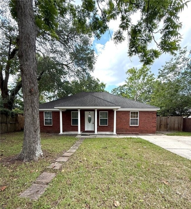 property at 209 Screven Ave