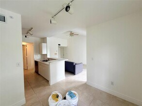 2600 S University Dr, Unit 318 in Davie, FL - Building Photo - Building Photo