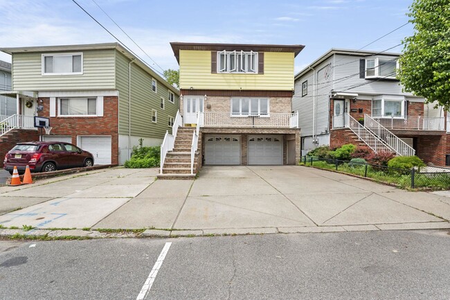 51 Isabella Ave in Bayonne, NJ - Building Photo - Building Photo