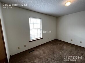 215 W Hudson St in Pittsburg, KS - Building Photo - Building Photo