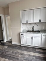 174 Massachusetts Ave, Unit Lower apt in Buffalo, NY - Building Photo