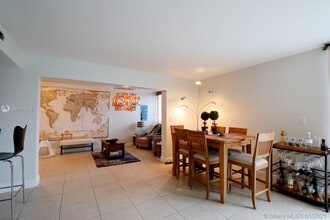 2977 McFarlane Rd-Unit -9 in Miami, FL - Building Photo - Building Photo