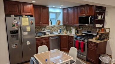 3345 W Cullom Ave, Unit G in Chicago, IL - Building Photo - Building Photo