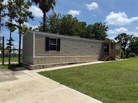 3417 Federal Rd in Pasadena, TX - Building Photo
