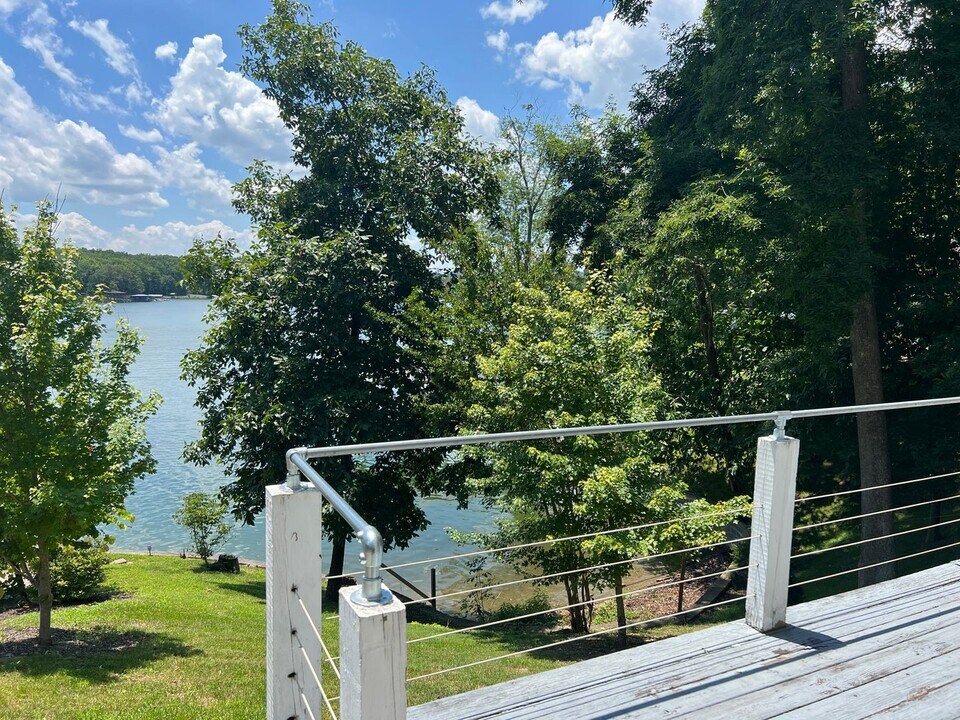 282 Snyder Rd, Unit Unit 1 in Johnson City, TN - Building Photo