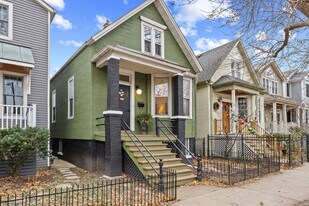 2148 W Belle Plaine Ave in Chicago, IL - Building Photo