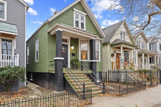 property at 2148 W Belle Plaine Ave