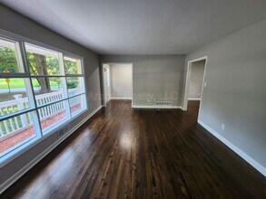 2689 Collier Dr NW in Atlanta, GA - Building Photo - Building Photo