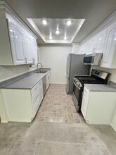 1161 Packers Cir, Unit 105 in Tustin, CA - Building Photo - Building Photo