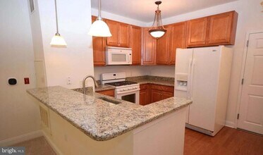 300 W Elm St in Conshohocken, PA - Building Photo - Building Photo