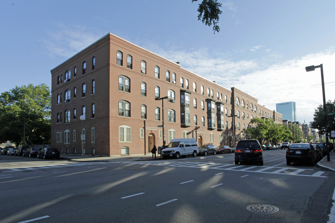 607-621 Columbus Ave in Boston, MA - Foto de edificio