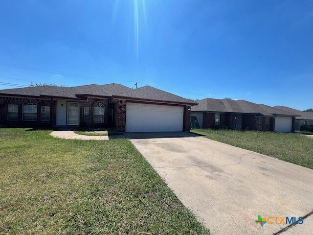 property at 3414 Crescent Dr