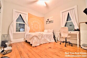 201 Hillside St, Unit 2 in Boston, MA - Foto de edificio - Building Photo