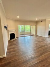 620 E Palm Ave, Unit 301 in Burbank, CA - Foto de edificio - Building Photo