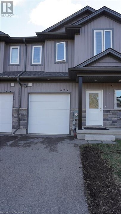 879 Edinburgh Dr in Woodstock, ON - Building Photo