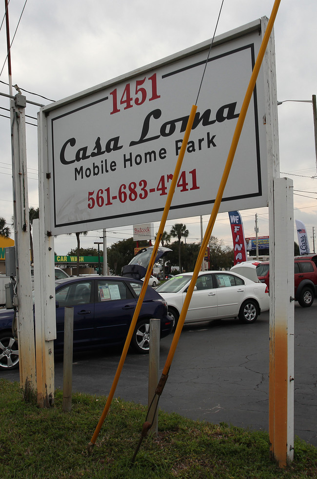 Casa Loma Mobile Home Park in West Palm Beach, FL - Building Photo - Building Photo