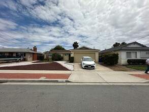 4379 Mt Henry Ave in San Diego, CA - Building Photo - Building Photo