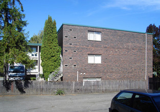 Wedgewood Apartments in Seattle, WA - Foto de edificio - Building Photo