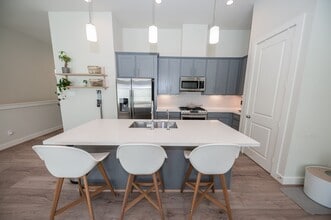 5209 Allen St in Houston, TX - Building Photo - Building Photo