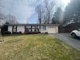 4011 Englewood Blvd E in Johnson City, TN - Building Photo