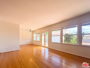 626 Irving Dr in Burbank, CA - Building Photo - Building Photo