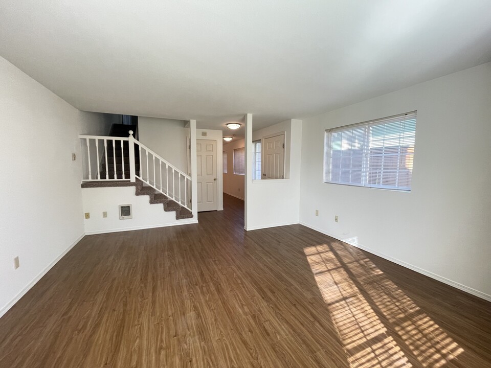 323 Meadow Ave N in Renton, WA - Building Photo