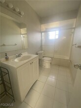 2258 Iris Way in Ft. Myers, FL - Building Photo - Building Photo