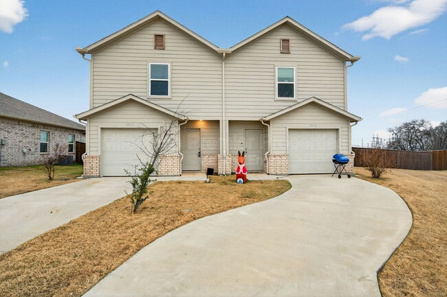 property at 2809 Peony Dr