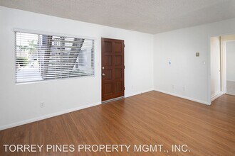 2228 Felspar St in San Diego, CA - Building Photo - Building Photo