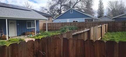 35 1/2 Oak Ave in Woodland, CA - Building Photo - Building Photo