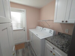 135 NW Shannon Ave in West Melbourne, FL - Building Photo - Building Photo