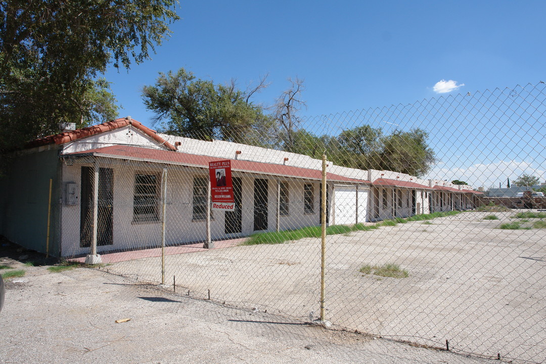 Pol Apartments in El Paso, TX - Foto de edificio