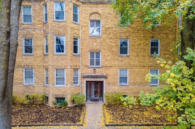 3704 N Hoyne Ave in Chicago, IL - Building Photo - Building Photo