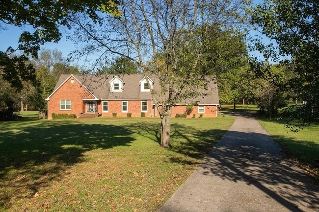property at 2425 Mansker Dr