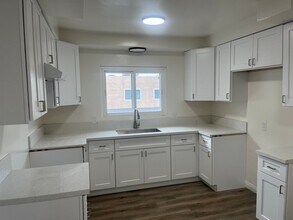 709 S Flower St in Inglewood, CA - Building Photo - Building Photo