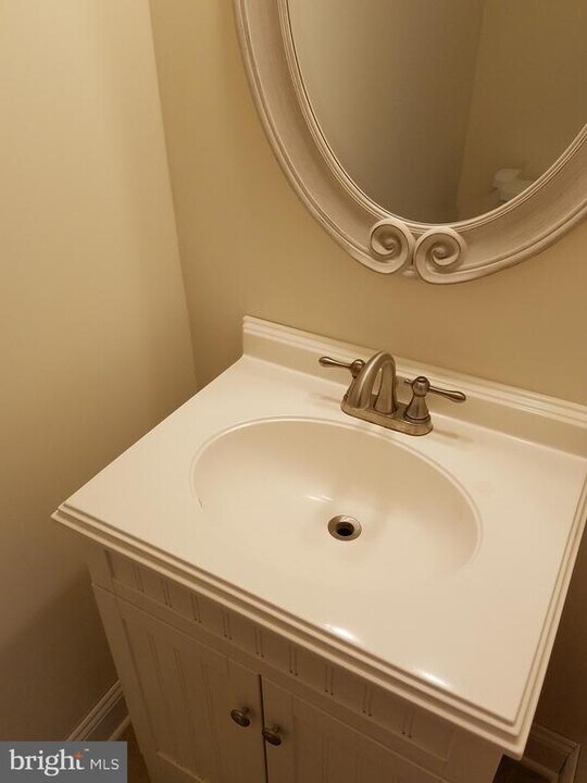 162 Peregrine Dr in Voorhees Township, NJ - Building Photo