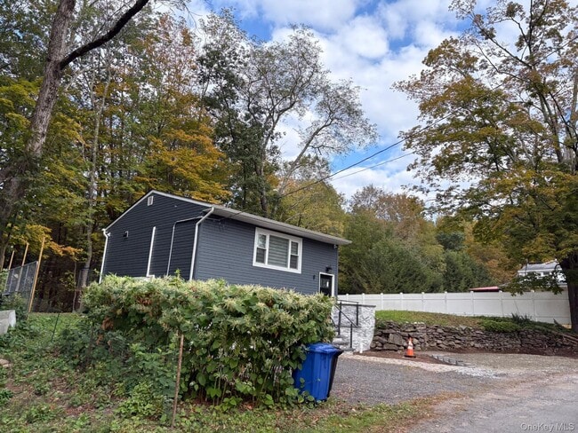 property at 9 Lewis St