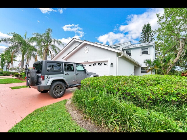 17052 Boca Club Blvd in Boca Raton, FL - Foto de edificio - Building Photo