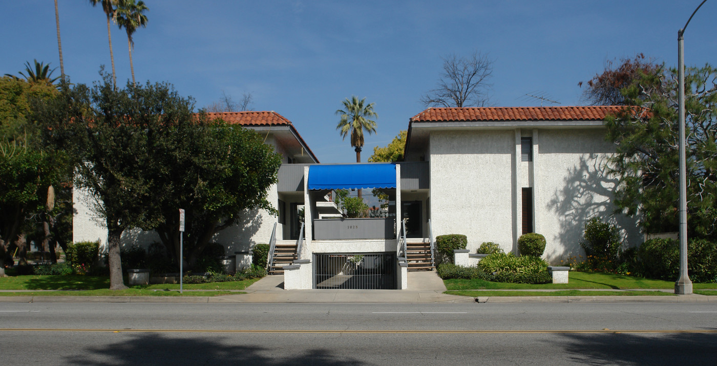 1025 Del Mar Blvd in Pasadena, CA - Building Photo