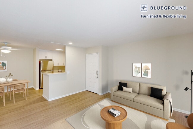 10024 Paseo Montril in San Diego, CA - Building Photo - Building Photo