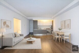 666 West End Ave in New York, NY - Building Photo