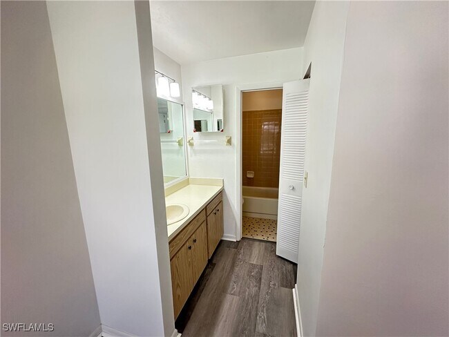 1605 Ridgecrest St in Lehigh Acres, FL - Building Photo - Building Photo