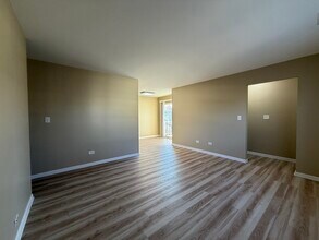 1311 Fall Ct in Wheeling, IL - Building Photo - Building Photo