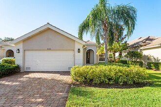 8308 Rosalie Ln in Wellington, FL - Building Photo - Building Photo