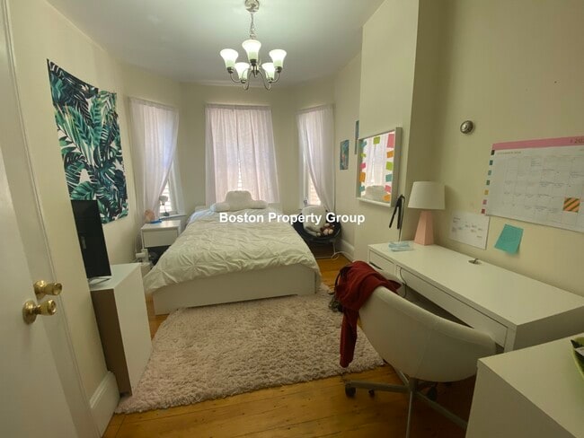 87 Hillside St, Unit 3, Unit 3