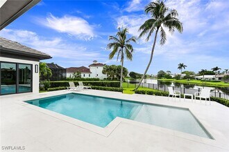 4646 Crayton Rd in Naples, FL - Building Photo - Building Photo