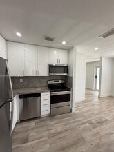 3609 SW 27th St in Miami, FL - Building Photo - Building Photo